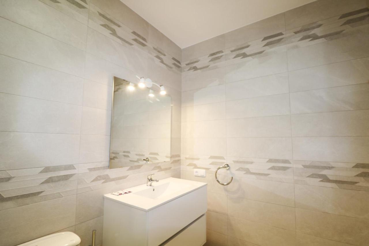 Villa Las Marinas - 4, Con Piscina Privada Y A 5 Minutos De La Playa Arenal d'en Castell Eksteriør billede